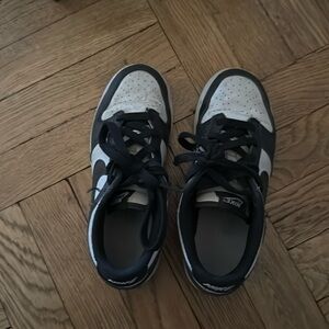 Girls Nike Pandas - size 2.5